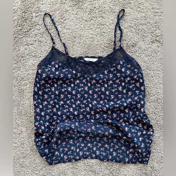 Reitmans blue floral sleeveless top. Size Small. Used like new - Picture 1 of 1